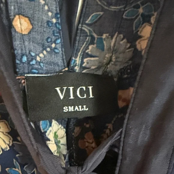 Vici Floral Patchwork Sleeveless Romper size small Boho style - Picture 2 of 3